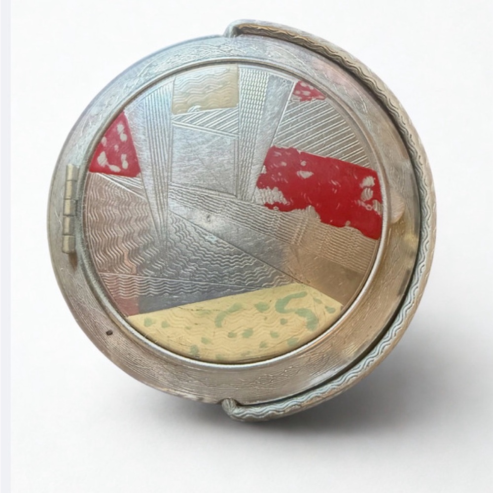 Vintage Compact with Geometric Design